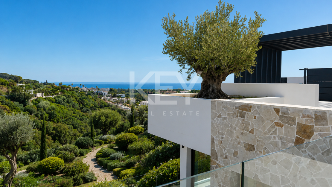 Luxury Contemporary Villa with Panoramic Sea Views for Sale in Elviria, Marbella East