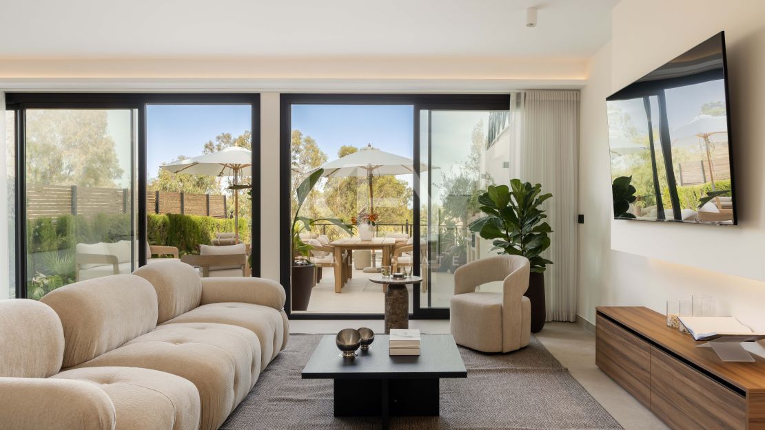 Luxury Renovated Apartment for Sale in Nueva Andalucía, Marbella