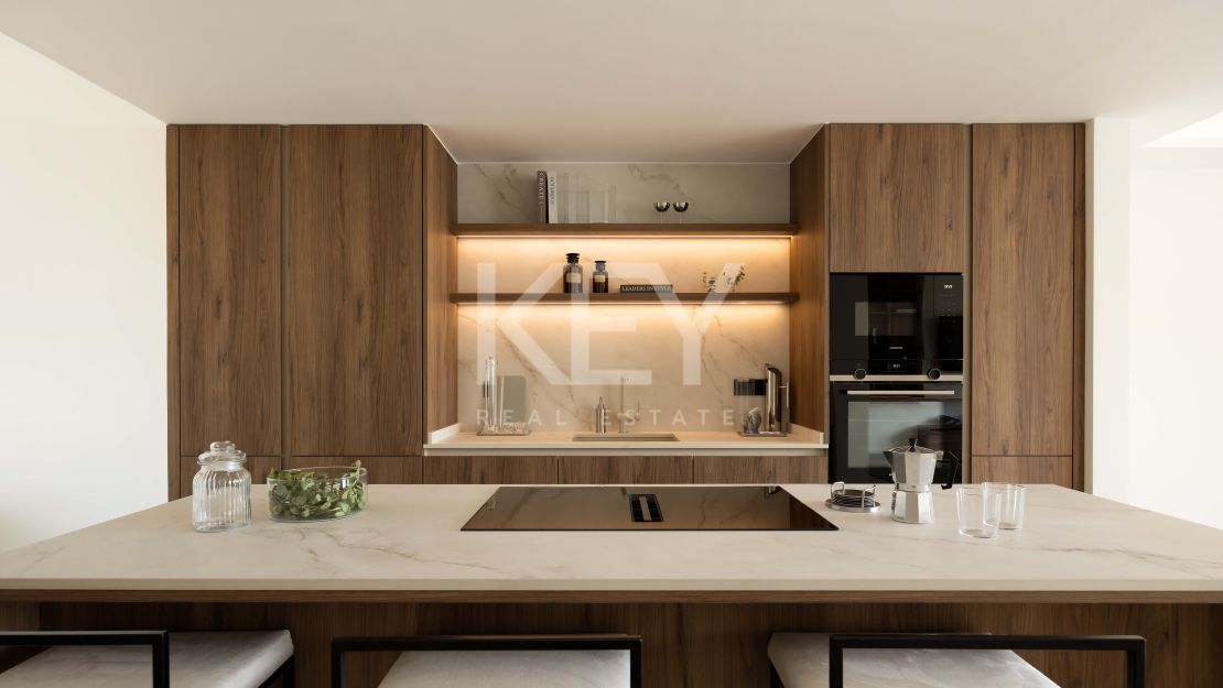Luxury Renovated Apartment for Sale in Nueva Andalucía, Marbella