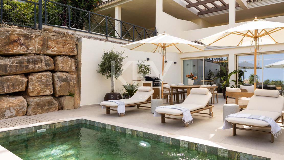 Luxury Renovated Apartment for Sale in Nueva Andalucía, Marbella