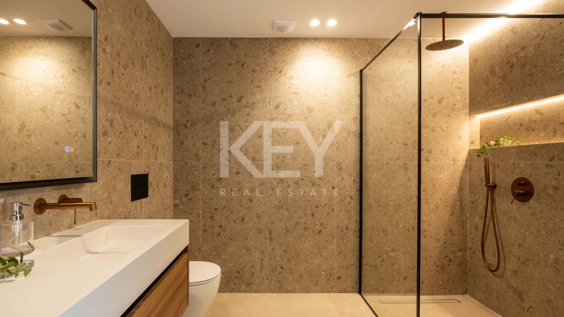 Luxury Renovated Apartment for Sale in Nueva Andalucía, Marbella