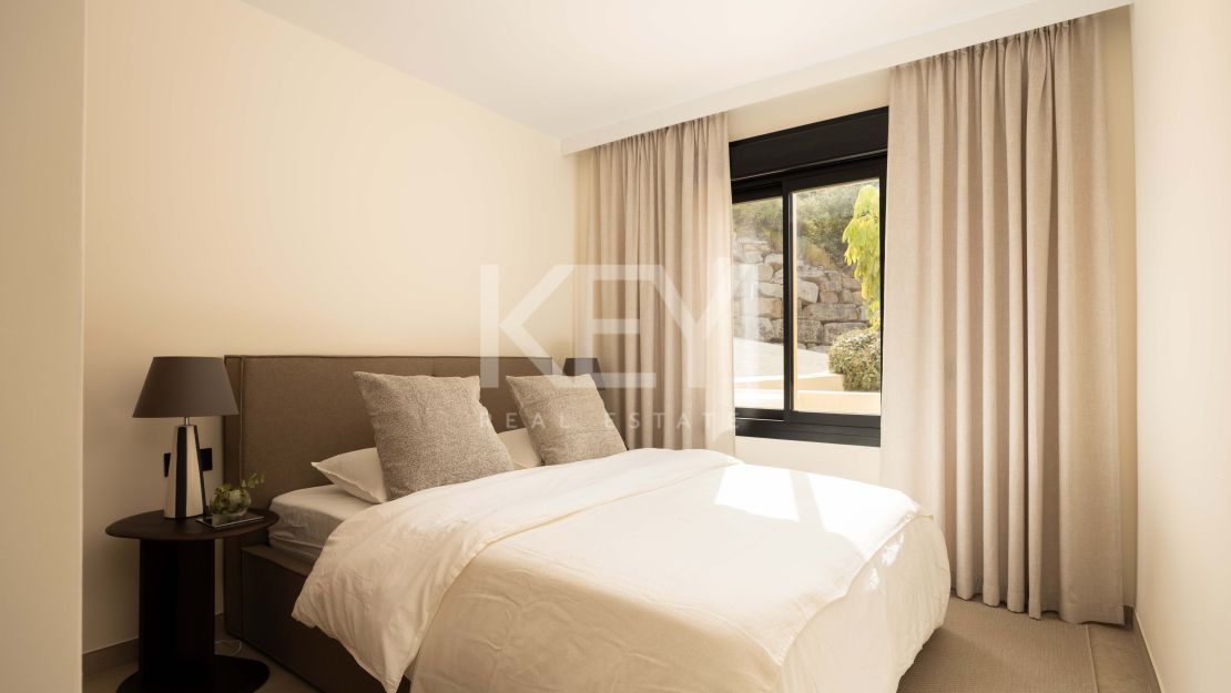 Luxury Renovated Apartment for Sale in Nueva Andalucía, Marbella