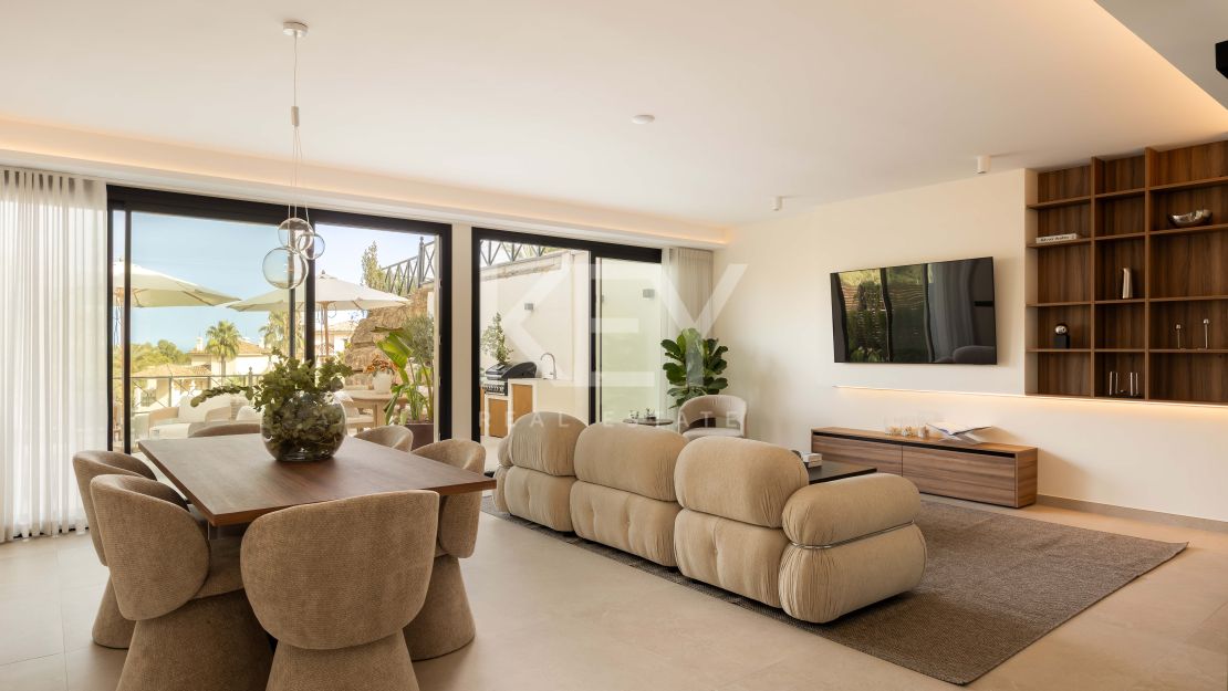 Luxury Renovated Apartment for Sale in Nueva Andalucía, Marbella