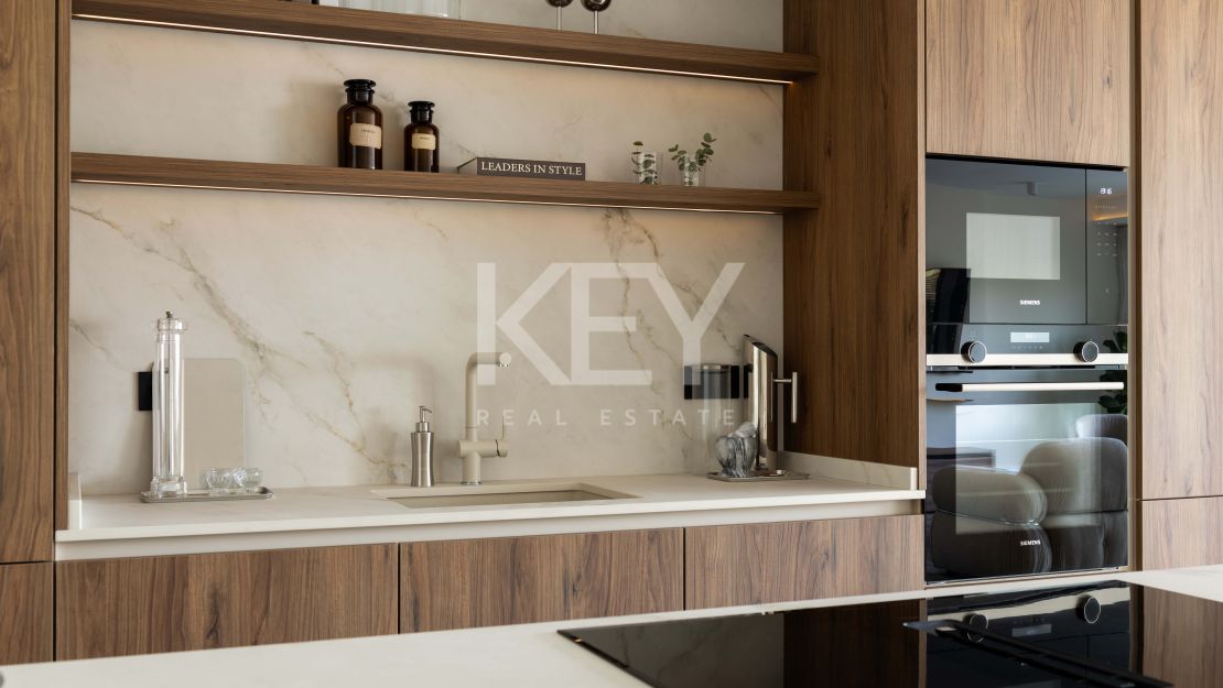 Luxury Renovated Apartment for Sale in Nueva Andalucía, Marbella