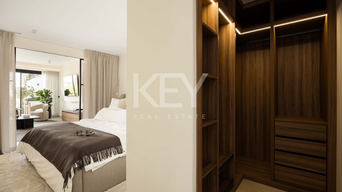 Luxury Renovated Apartment for Sale in Nueva Andalucía, Marbella