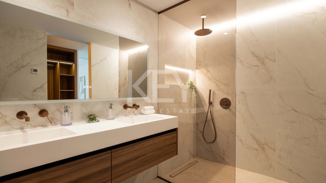 Luxury Renovated Apartment for Sale in Nueva Andalucía, Marbella