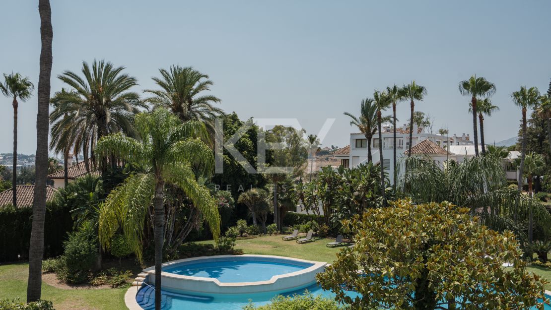 Renovated Garden Duplex for Sale in Los Naranjos Golf, Nueva Andalucía, Marbella