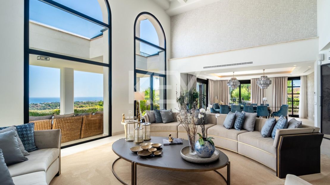 Villa En Venta En Marbella Hill Club Con Vistas Panorámicas Al Mar