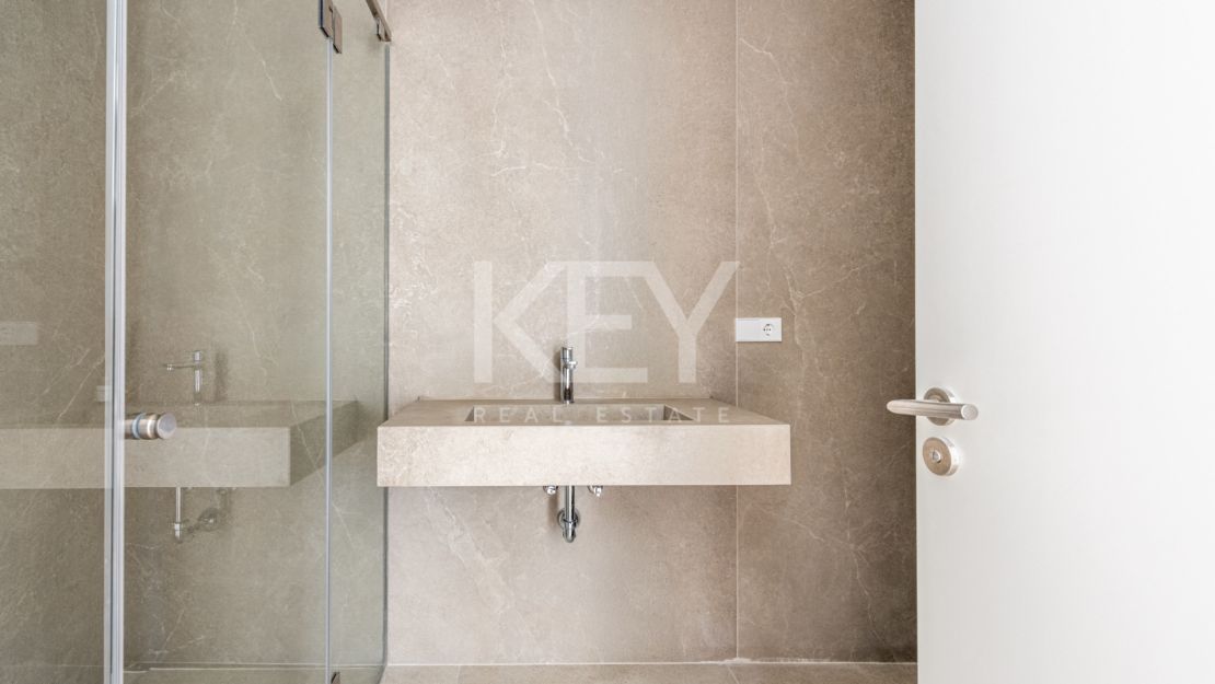 Brand New South-Facing Villa with Panoramic Sea Views in Benahavis