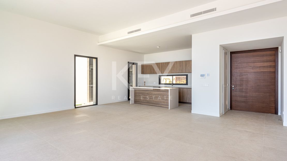 Brand New South-Facing Villa with Panoramic Sea Views in Benahavis