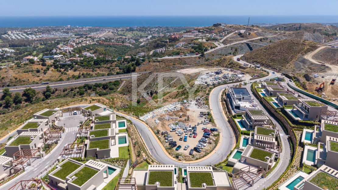 Brand New South-Facing Villa with Panoramic Sea Views in Benahavis