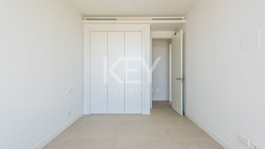 Brand New South-Facing Villa with Panoramic Sea Views in Benahavis