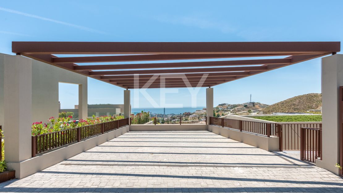 Brand New South-Facing Villa with Panoramic Sea Views in Benahavis