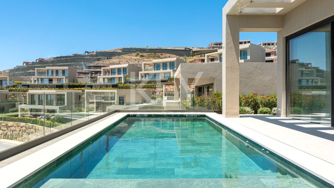Brand New South-Facing Villa with Panoramic Sea Views in Benahavis