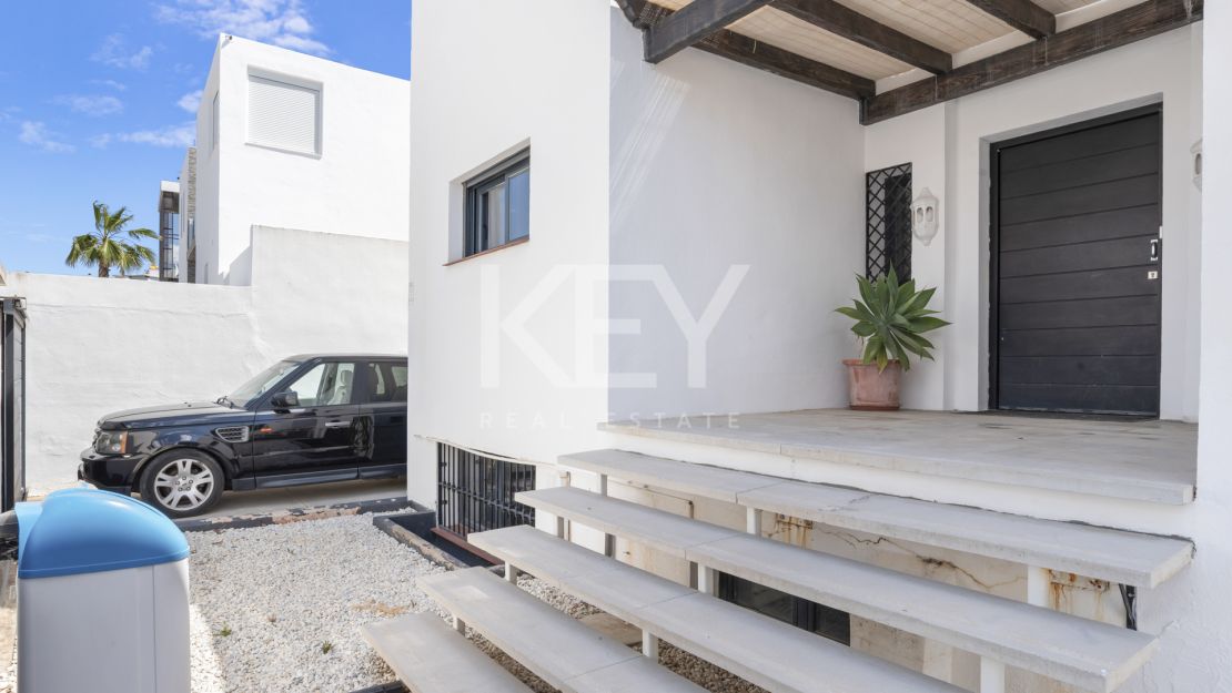 Contemporary Six-Bedroom Villa for Sale Near Puerto Banús, Marbella