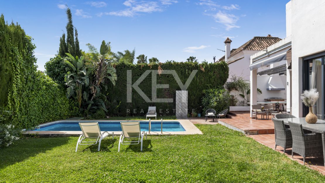 Contemporary Six-Bedroom Villa for Sale Near Puerto Banús, Marbella