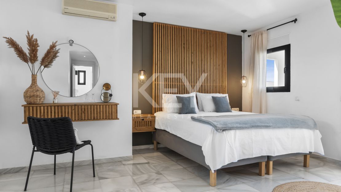 Contemporary Six-Bedroom Villa for Sale Near Puerto Banús, Marbella