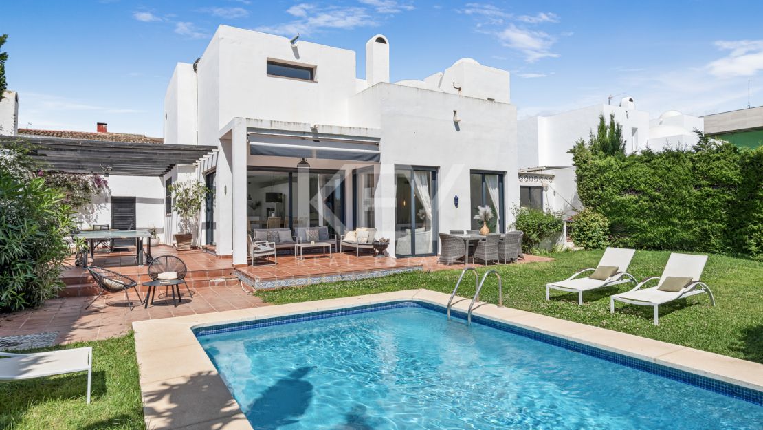 Contemporary Six-Bedroom Villa for Sale Near Puerto Banús, Marbella