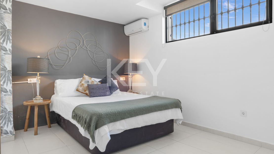 Contemporary Six-Bedroom Villa for Sale Near Puerto Banús, Marbella