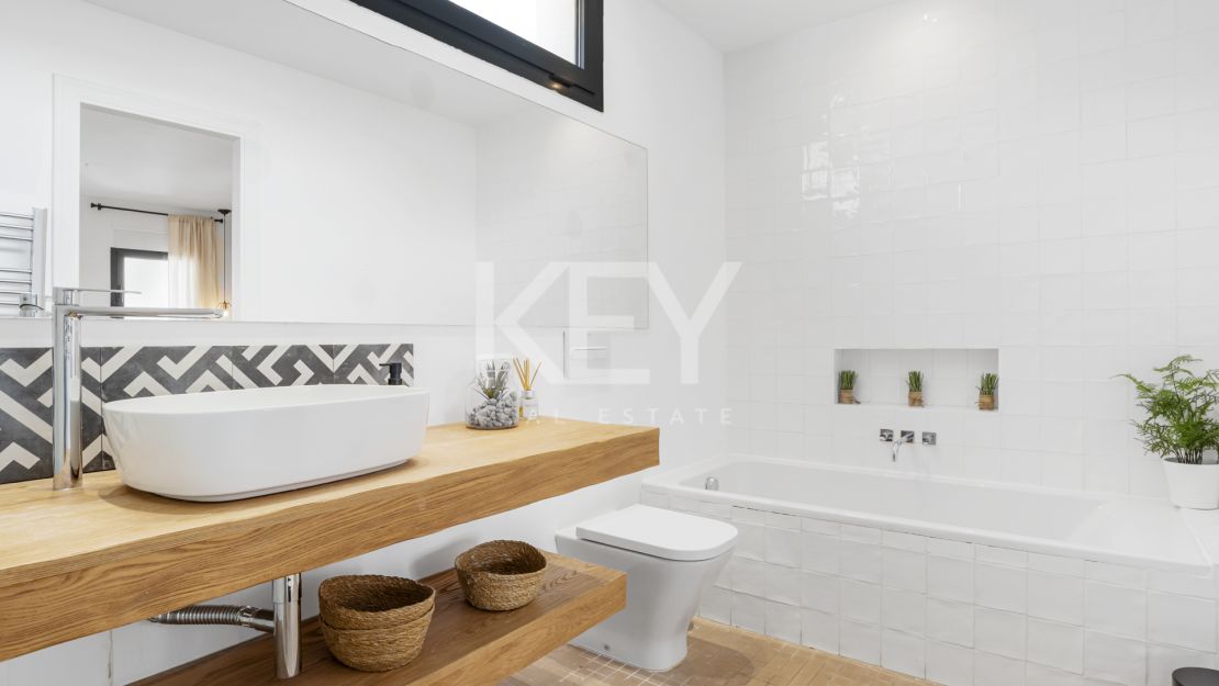 Contemporary Six-Bedroom Villa for Sale Near Puerto Banús, Marbella
