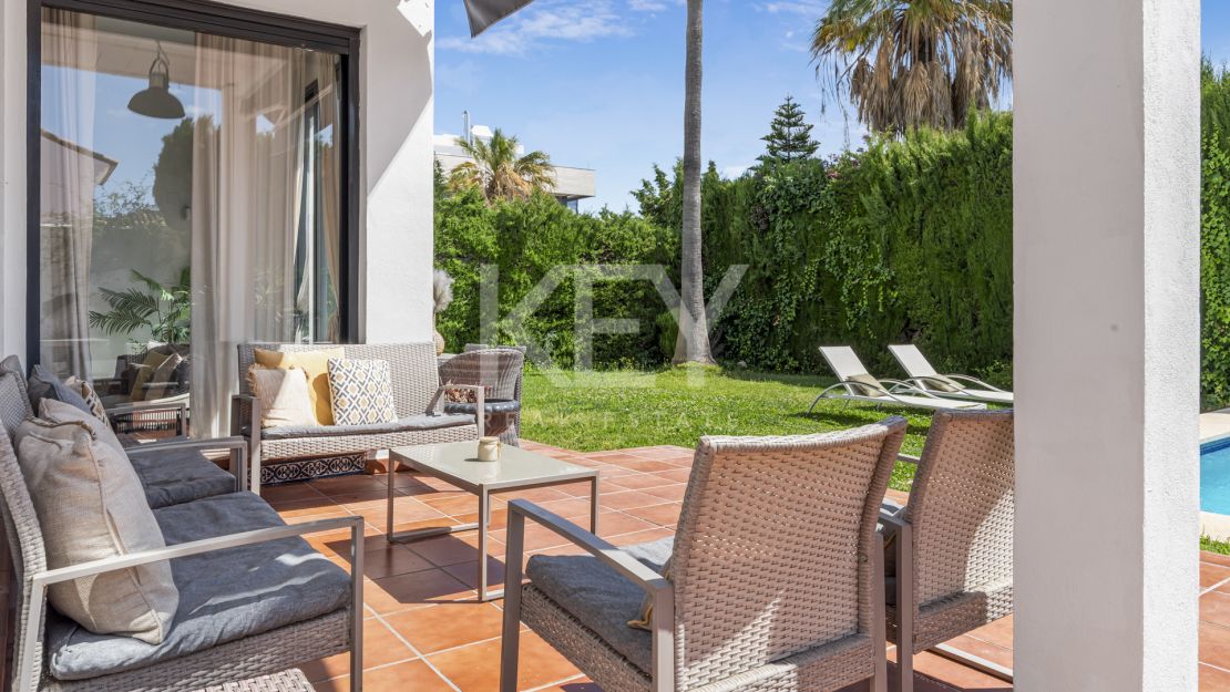 Contemporary Six-Bedroom Villa for Sale Near Puerto Banús, Marbella