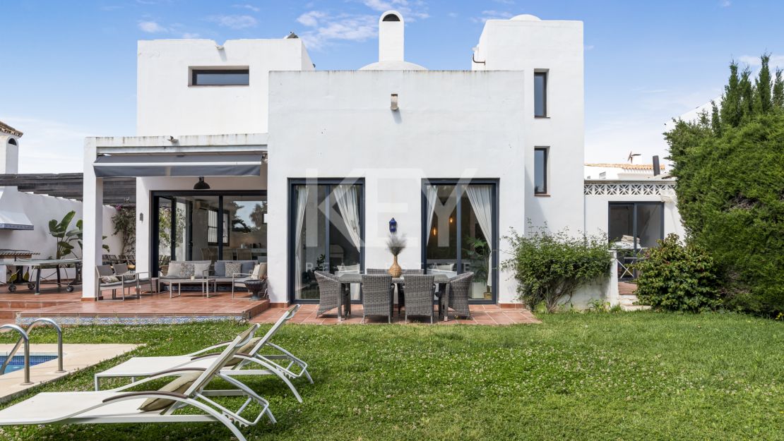 Contemporary Six-Bedroom Villa for Sale Near Puerto Banús, Marbella