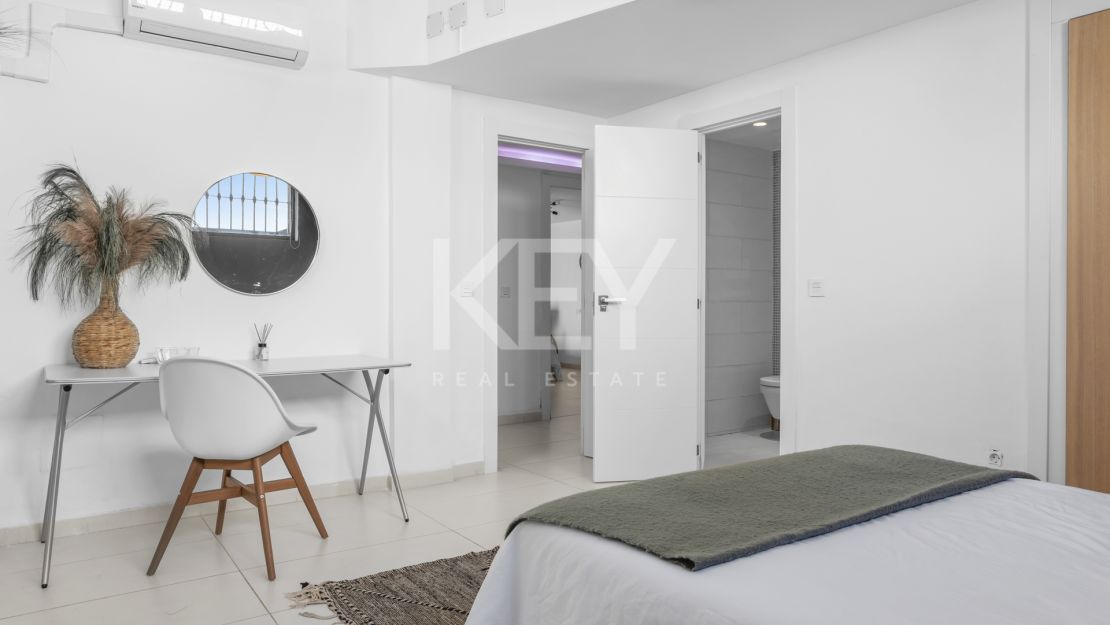 Contemporary Six-Bedroom Villa for Sale Near Puerto Banús, Marbella