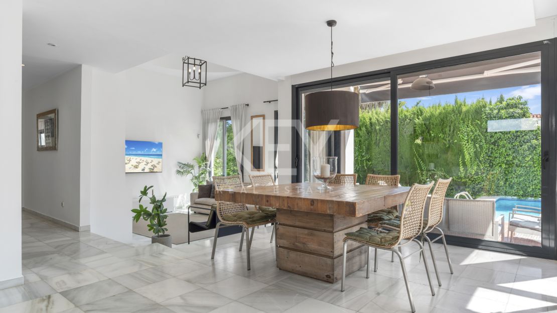Contemporary Six-Bedroom Villa for Sale Near Puerto Banús, Marbella