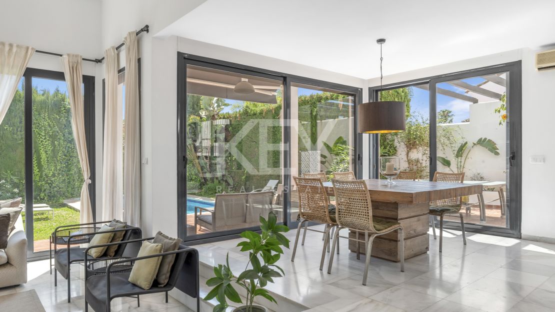 Contemporary Six-Bedroom Villa for Sale Near Puerto Banús, Marbella