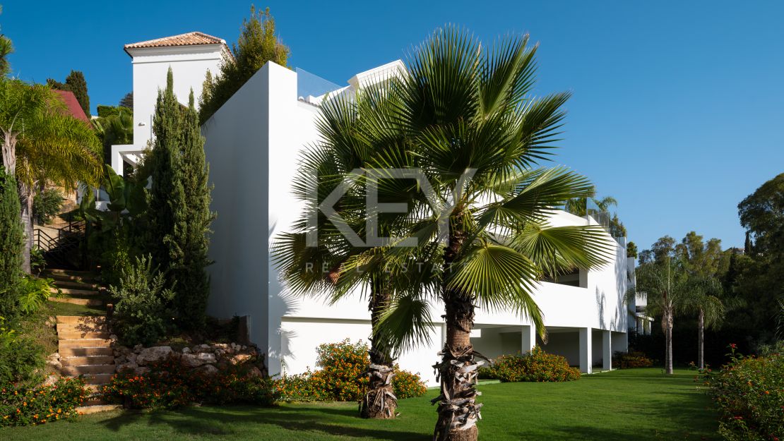Villa Nueva de Lujo en Venta en El Herrojo, Benahavís