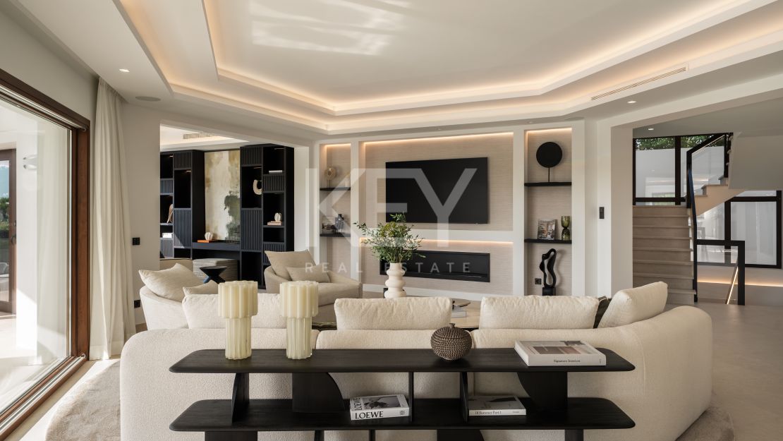 Villa Nueva de Lujo en Venta en El Herrojo, Benahavís