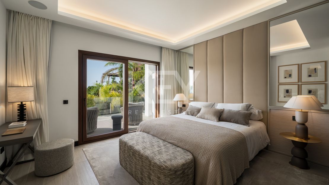 Villa Nueva de Lujo en Venta en El Herrojo, Benahavís