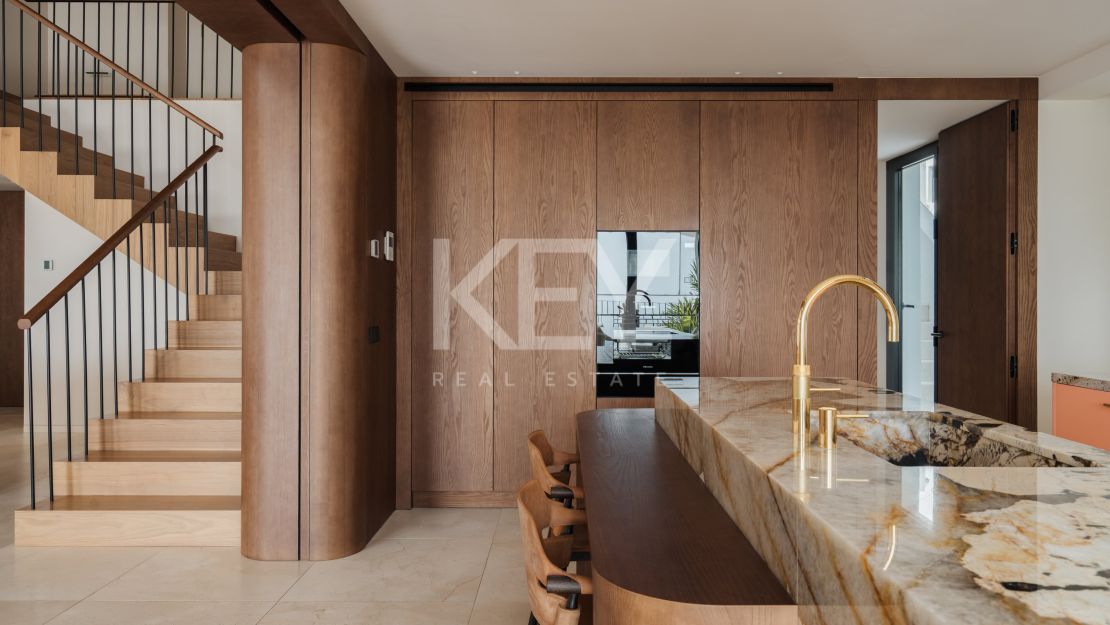 Luxury Villa for Sale in El Madroñal, Benahavís