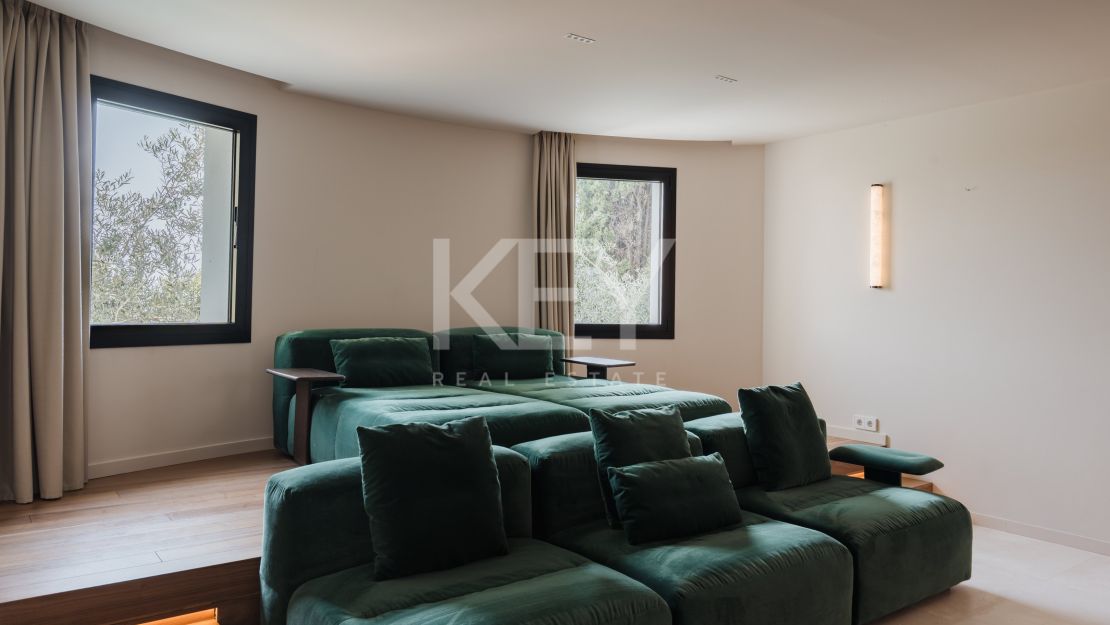 Luxury Villa for Sale in El Madroñal, Benahavís