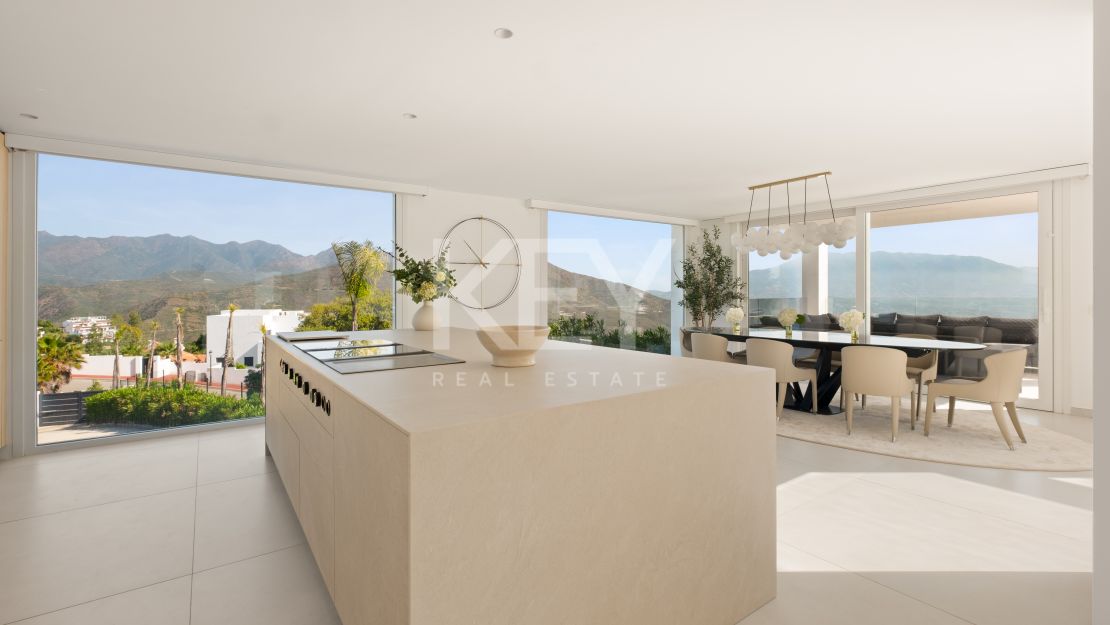 Luxury Villa with Panoramic Sea Views for Sale in La Mairena, Marbella