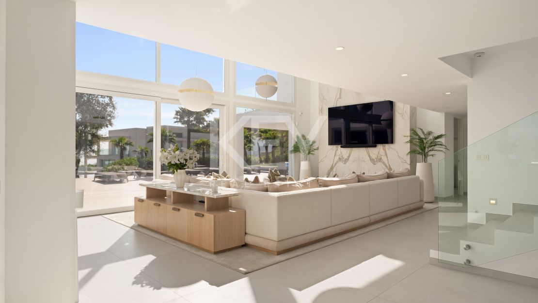 Luxury Villa with Panoramic Sea Views for Sale in La Mairena, Marbella