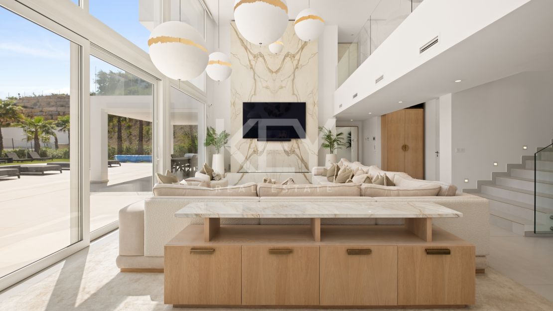 Luxury Villa with Panoramic Sea Views for Sale in La Mairena, Marbella
