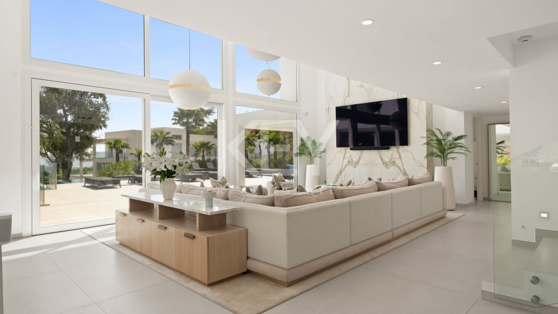 Luxury Villa with Panoramic Sea Views for Sale in La Mairena, Marbella