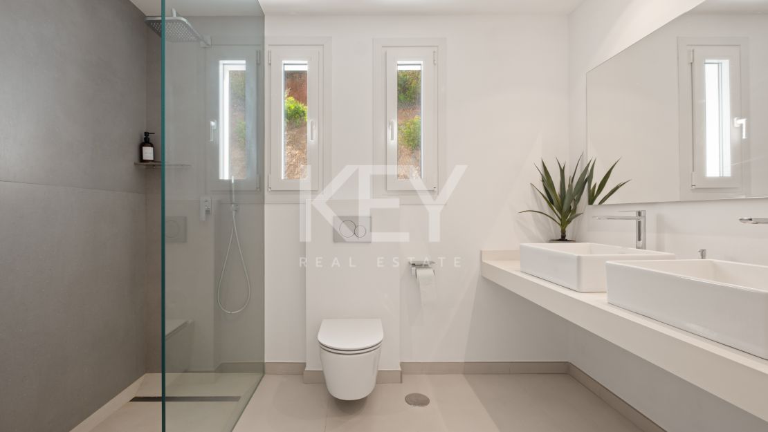 Luxury Villa with Panoramic Sea Views for Sale in La Mairena, Marbella