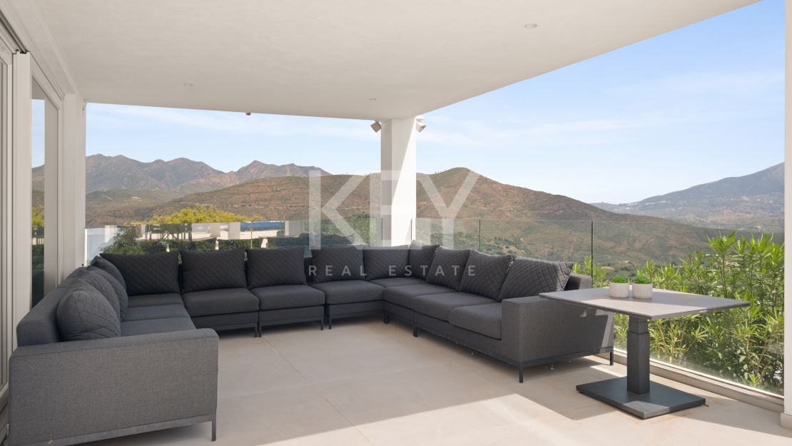 Luxury Villa with Panoramic Sea Views for Sale in La Mairena, Marbella