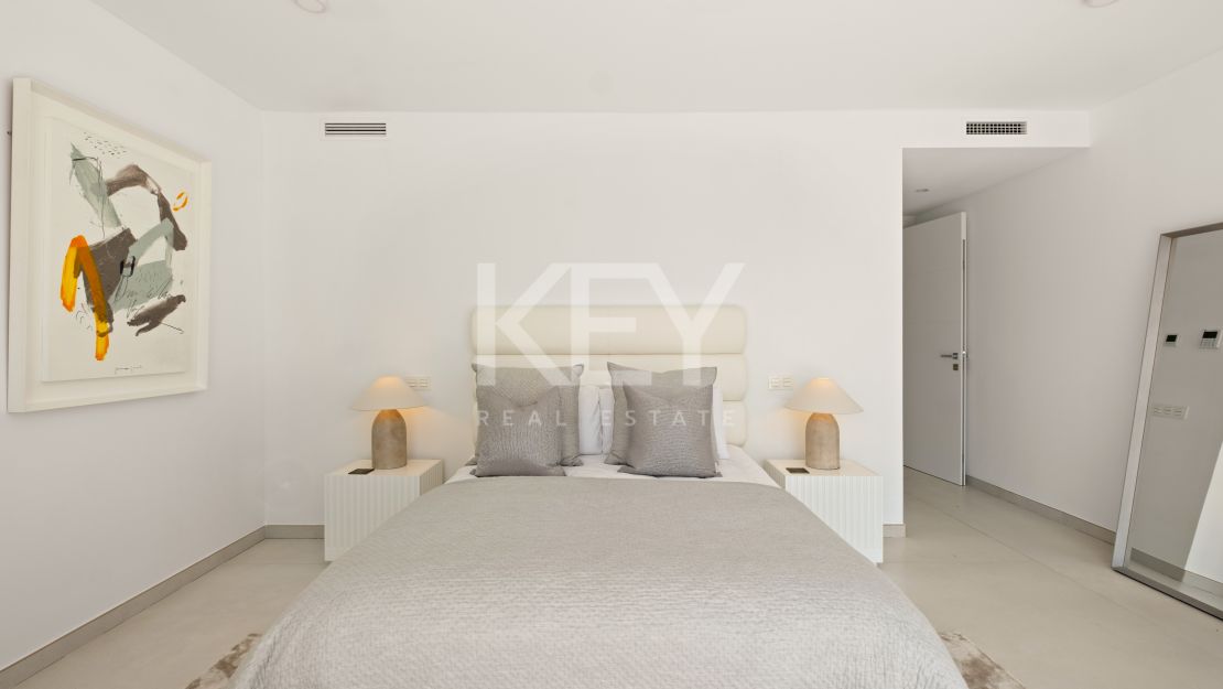Luxury Villa with Panoramic Sea Views for Sale in La Mairena, Marbella