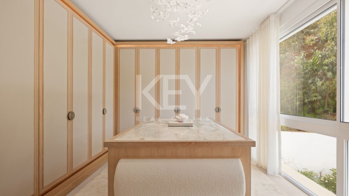 Luxury Villa with Panoramic Sea Views for Sale in La Mairena, Marbella