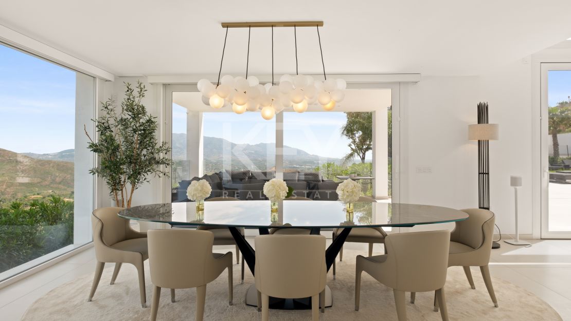 Luxury Villa with Panoramic Sea Views for Sale in La Mairena, Marbella