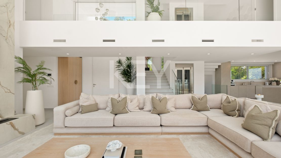 Luxury Villa with Panoramic Sea Views for Sale in La Mairena, Marbella