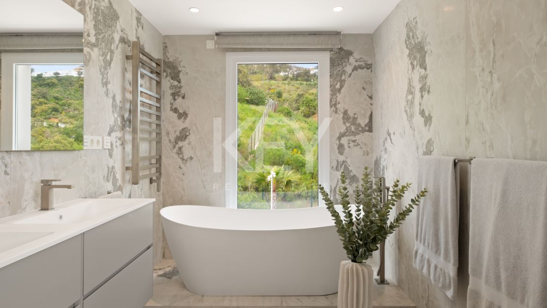 Luxury Villa with Panoramic Sea Views for Sale in La Mairena, Marbella