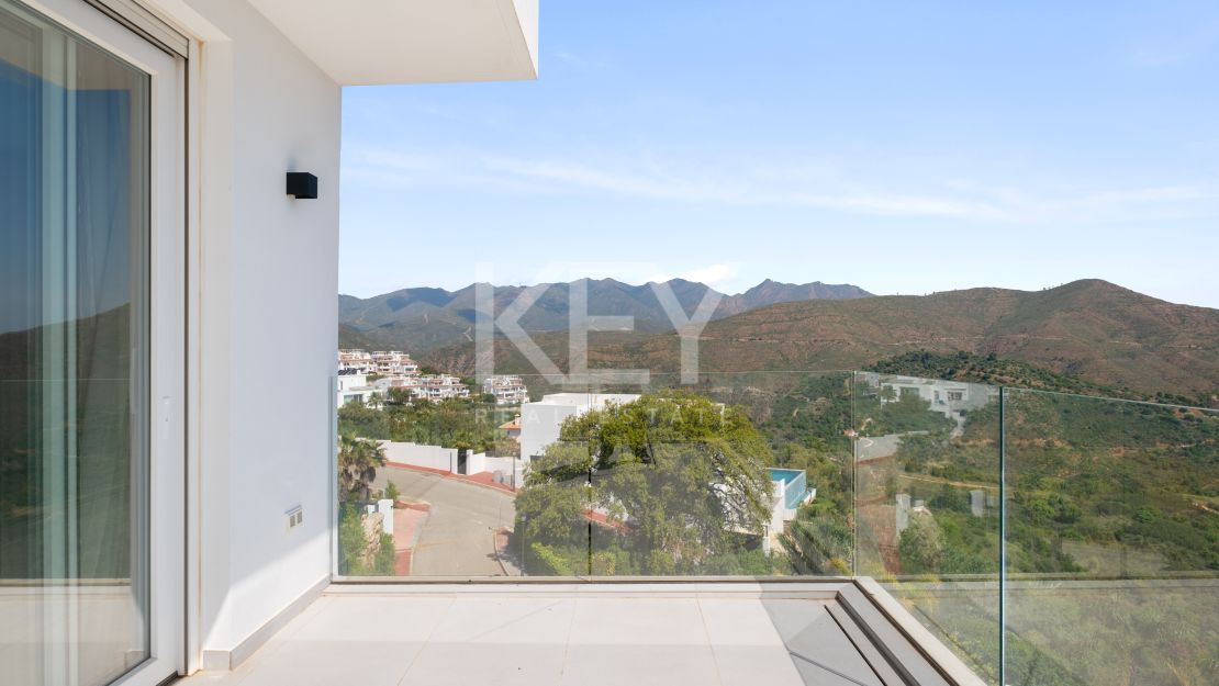 Luxury Villa with Panoramic Sea Views for Sale in La Mairena, Marbella