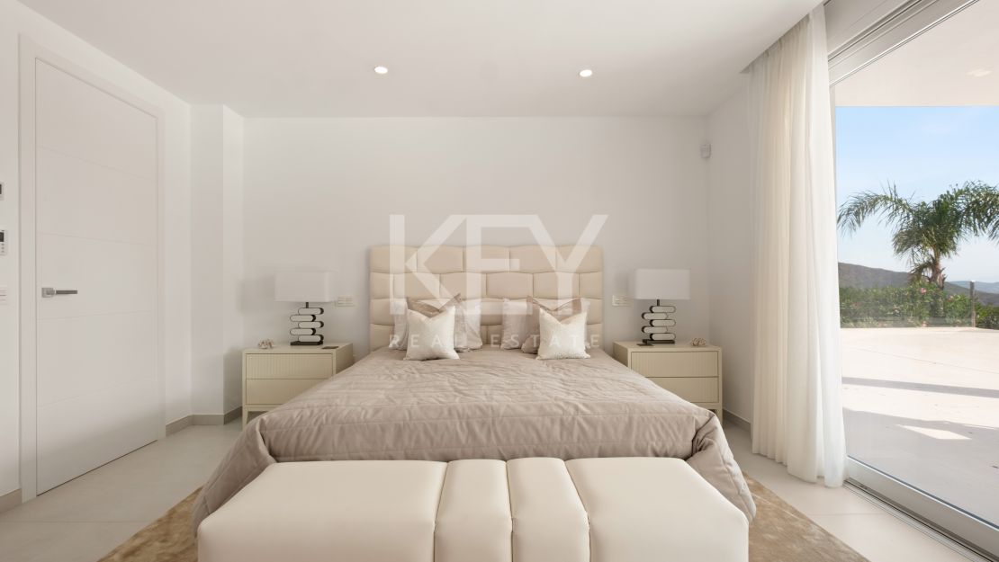 Luxury Villa with Panoramic Sea Views for Sale in La Mairena, Marbella