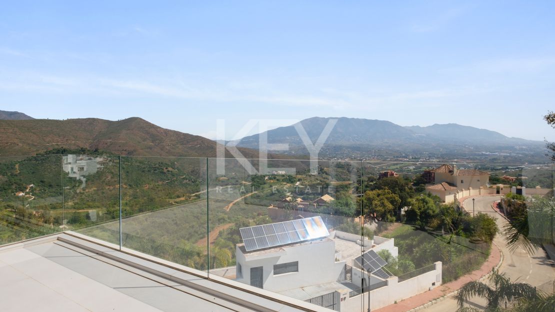 Luxury Villa with Panoramic Sea Views for Sale in La Mairena, Marbella