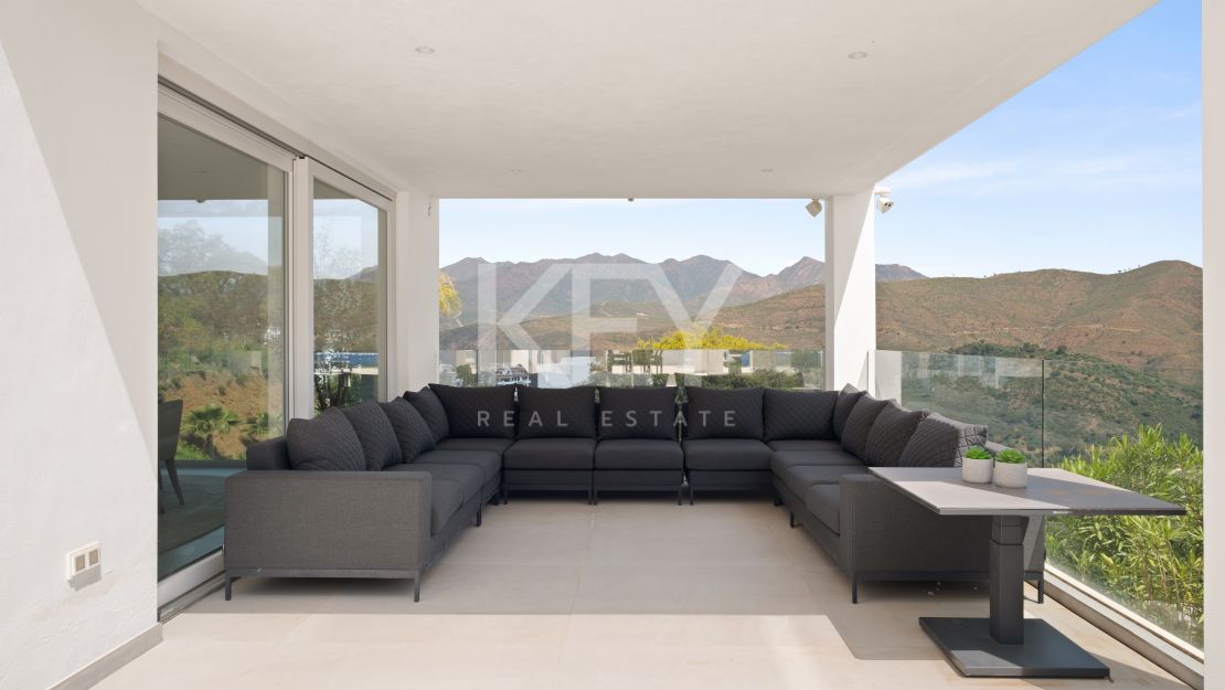 Luxury Villa with Panoramic Sea Views for Sale in La Mairena, Marbella