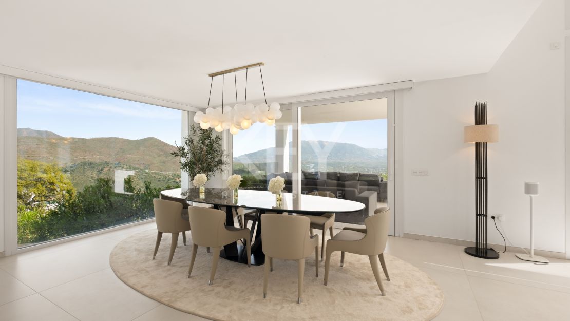 Luxury Villa with Panoramic Sea Views for Sale in La Mairena, Marbella